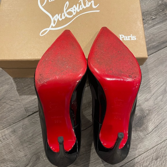 Pre loved Christian Louboutin So Kate 120 Patent BK01 in great condition! - Picture 3 of 5